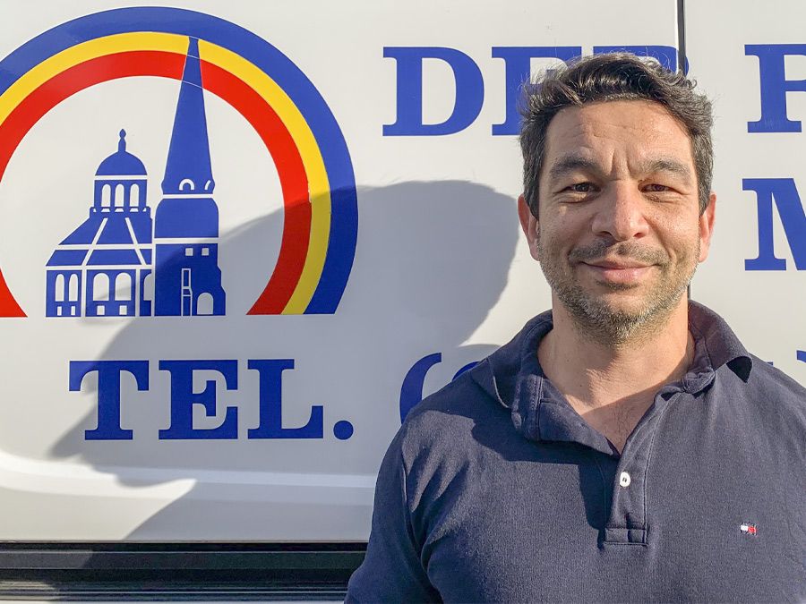 Der Rellinger Maler Levent Aric Das sind wir Team 02